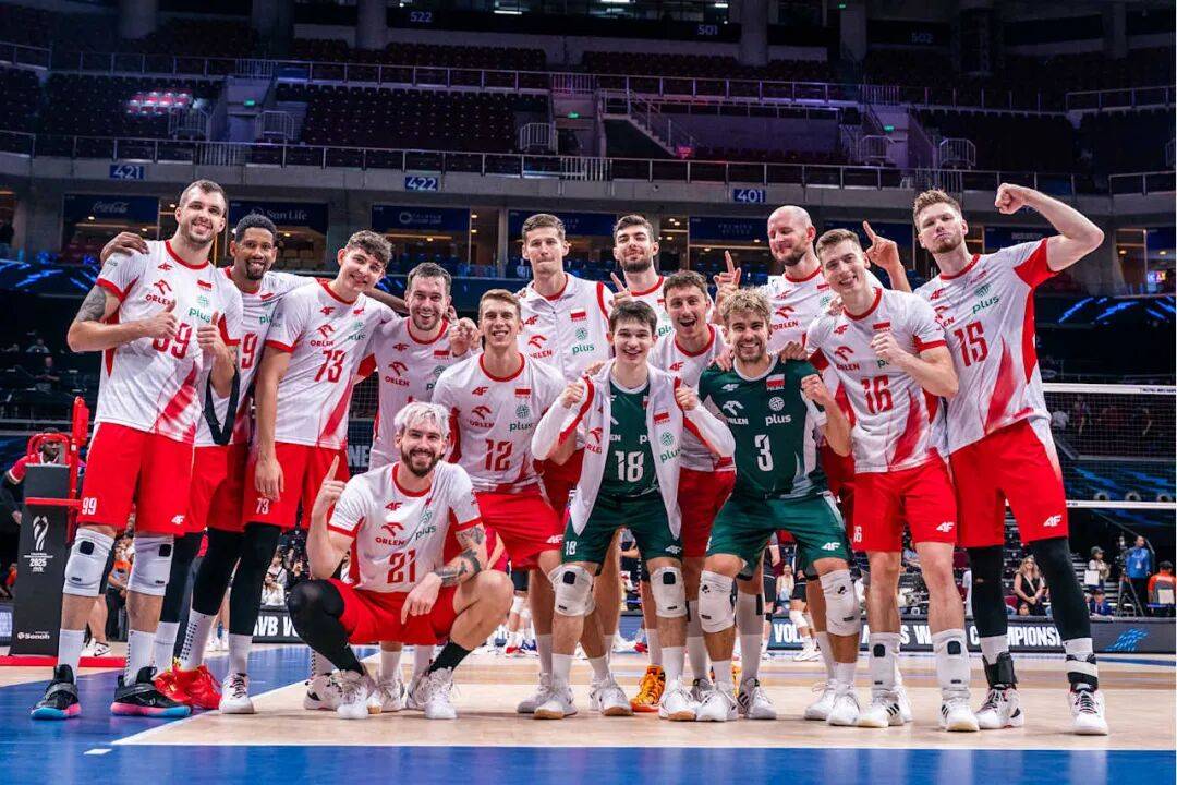 加拿大队实力突出，轻松晋级八强