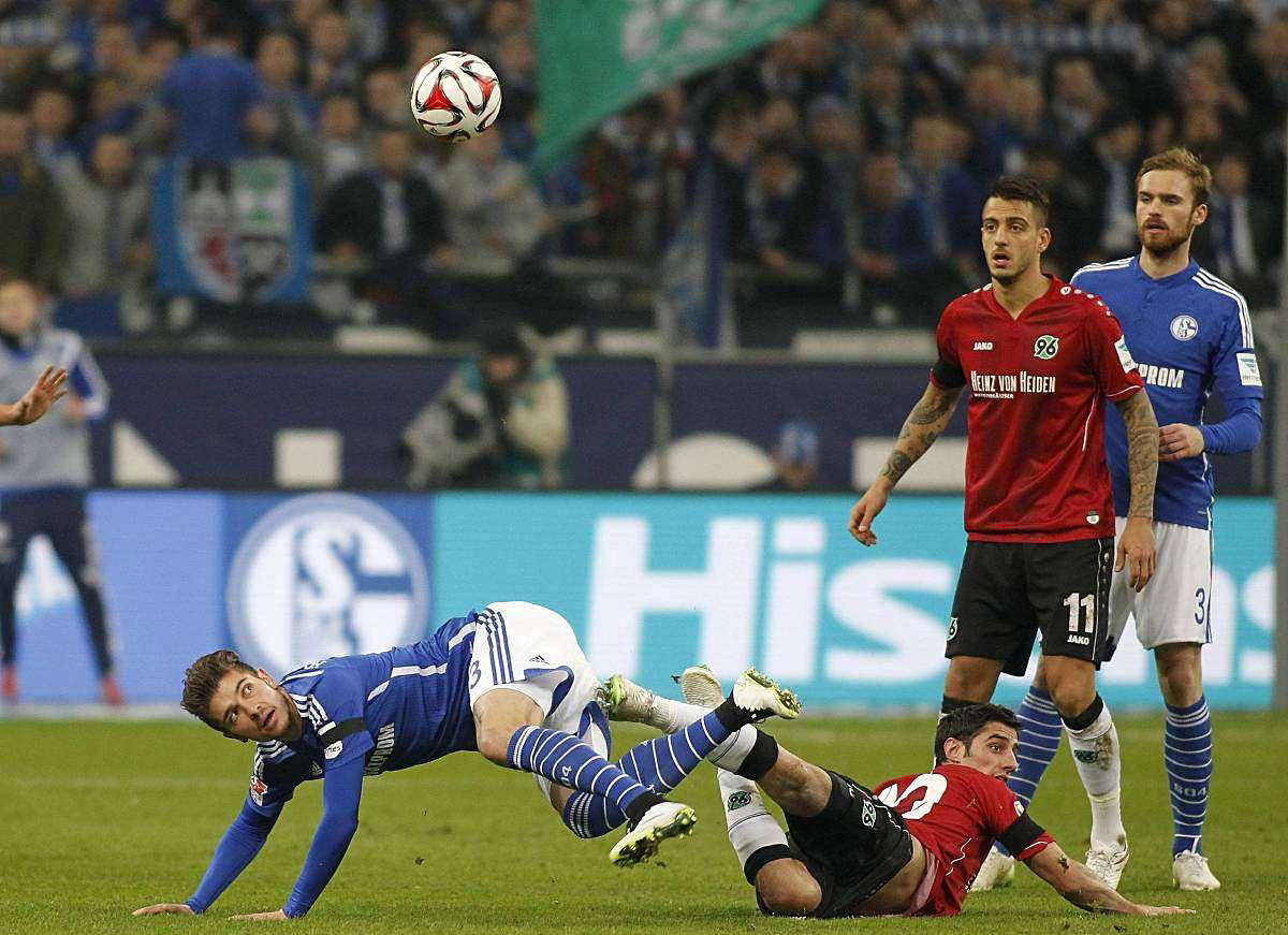 关于沙尔克04客场失利,保级前景岌岌可危的信息 关于沙尔克04客场失利,保级前景岌岌可危的信息