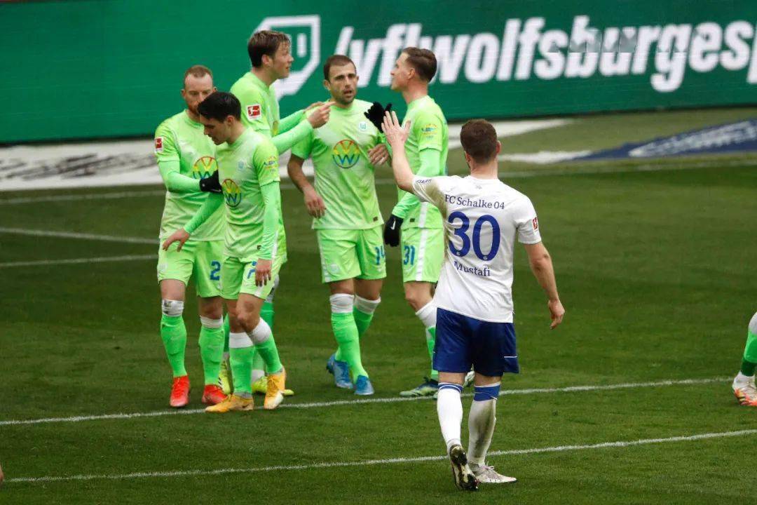 沙尔克战术调整，削弱对手攻势