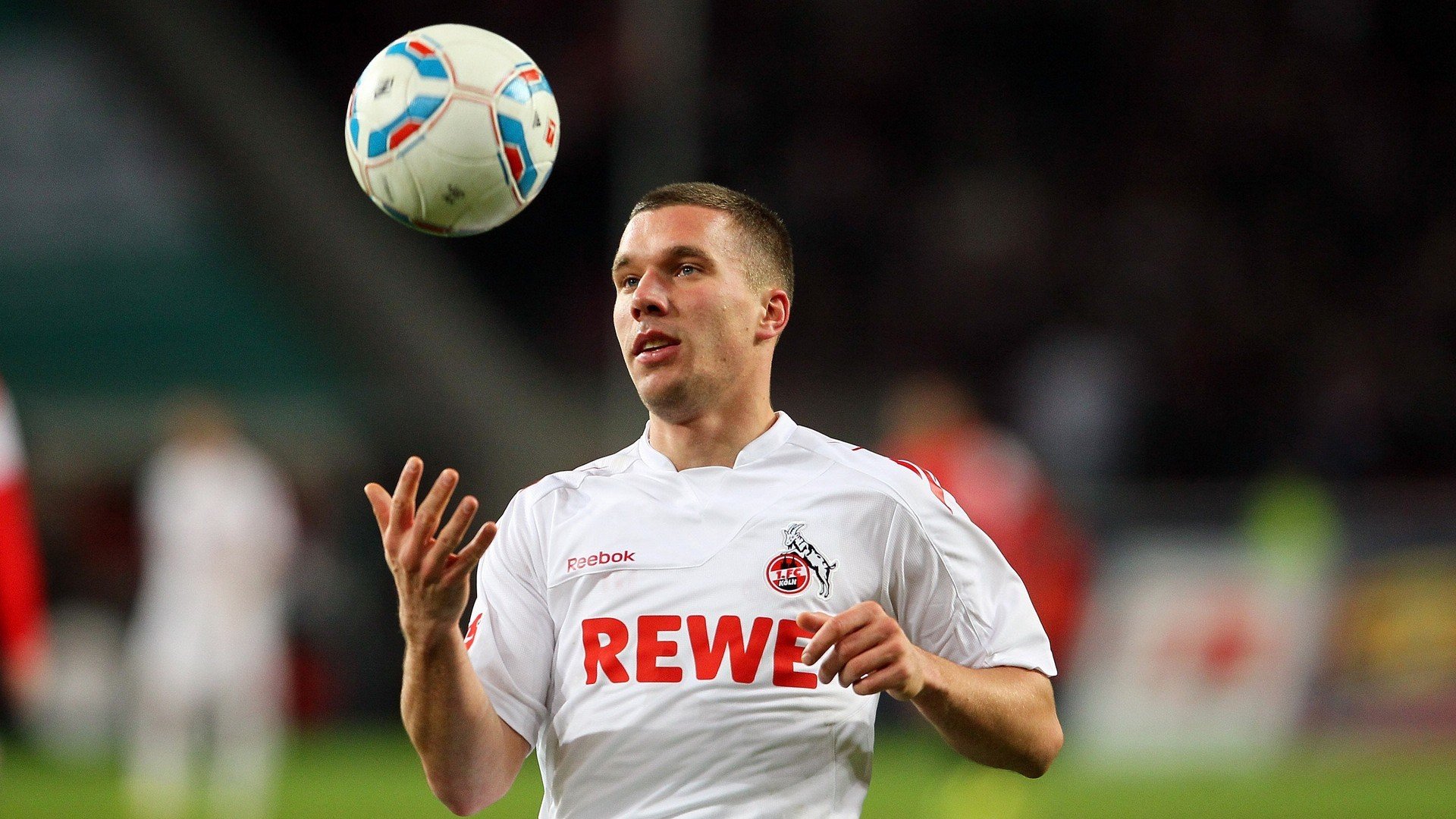 富安健洋爆发，多特蒙德爆冷德国，亚洲铁闸如何改写德甲格局