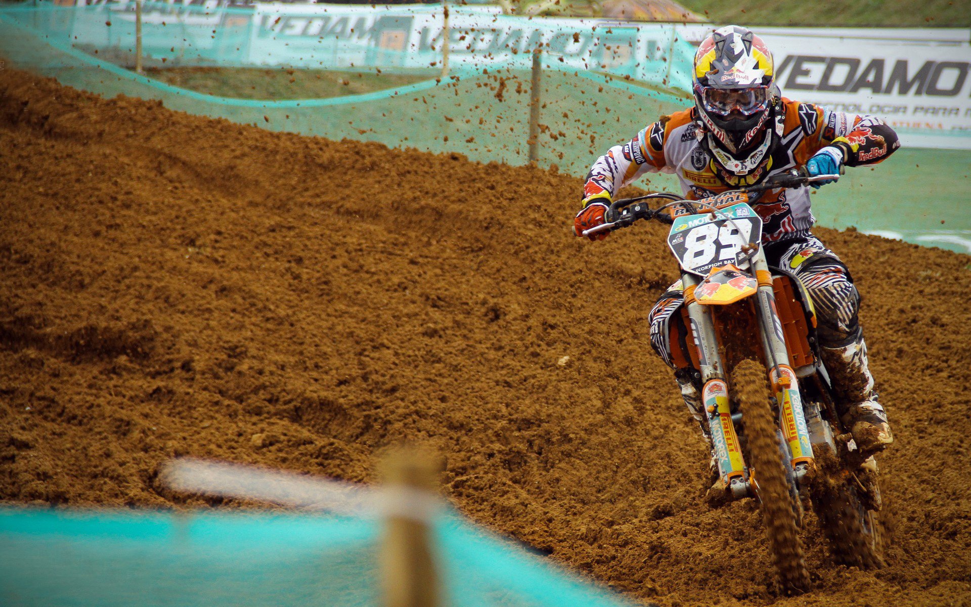 赛道奇迹，哈斯车队惊天逆转雷诺，勒克莱尔领衔书写传奇