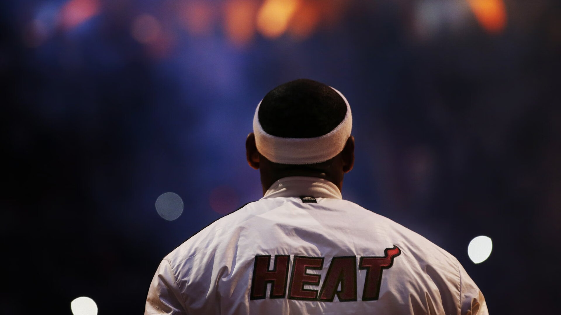 魔术单节拉开开拓者，霍勒迪成为胜负手